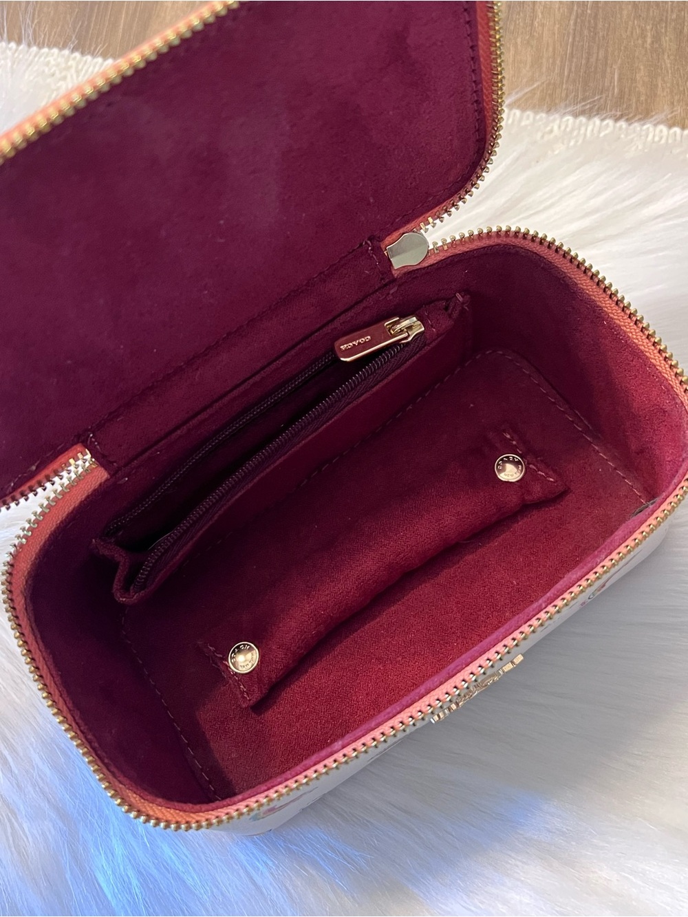 Coach All Over Rainbow Jewelry/Vanity Case - Picture 6 of 9